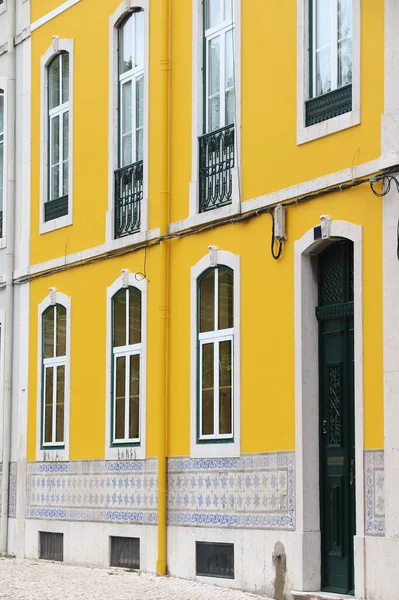 Lissabon Portugal Oude Residentiële Straat Kleurrijke Gebouwen — Stockfoto