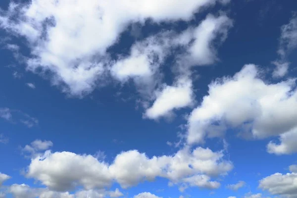 Vita Moln Blå Himmel Bakgrund Vita Fluffiga Moln Konsistens — Stockfoto