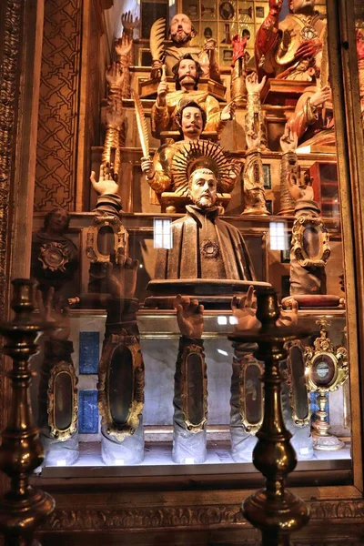 リスボン ポルトガル 2018年6月6日 聖路教会の聖殉教者祭壇の聖遺物コレクション イグレヤ ロック リスボン ポルトガル ポルトガル最古のイエズス会教会である — ストック写真
