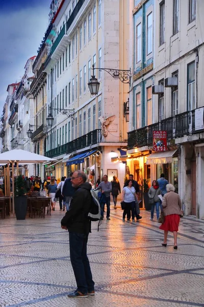 Lisboa Portugal Junho 2018 Pessoas Visitam Rua Comercial Rua Augusta — Fotografia de Stock