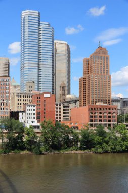 Pennsylvania 'daki Pittsburgh şehrinin silueti. Amerika Birleşik Devletleri 'nde şehir.