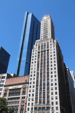 Chicago, ABD - 28 Haziran 2013: Willoughby Tower, Chicago, ABD. Willoughby Tower, 1929 yılında inşa edilmiş bir Art Deco tarzı gökdelendir. Michigan Bulvarı 'nda..