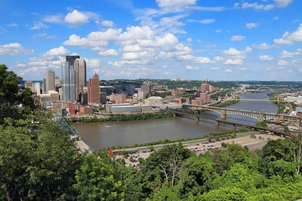 宾夕法尼亚州匹兹堡市的天际线 美国的城市 — 图库照片