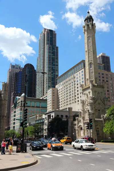 Chicago Usa June 2013 People Drive Michigan Avenue Chicago Chicago — Stock Photo, Image