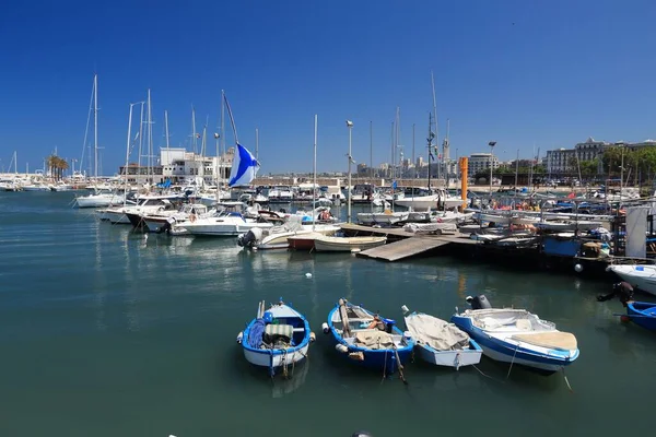 Парусники Рыболовные Лодки Mediterranean Harbor Bari Italy — стоковое фото