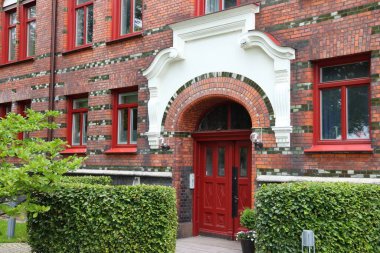 Göteborg şehir mimarisi, İsveç - eski ahşap oymalı kapı.