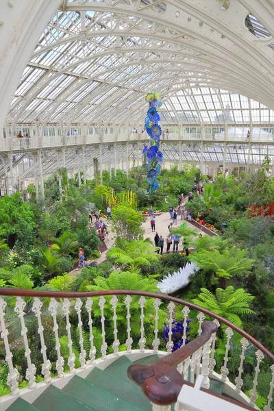 Кью Великобритания Июля 2019 Года Люди Посещают Temperate House Kew — стоковое фото