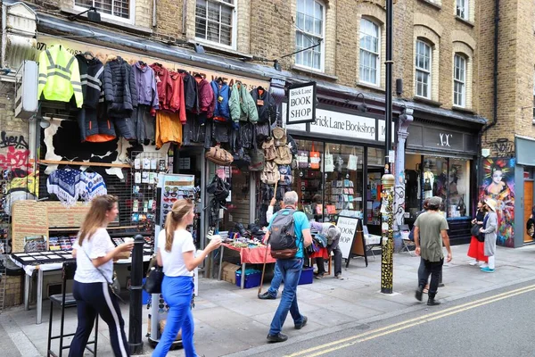 Londres Reino Unido Julio 2019 Gente Visita Calle Brick Lane —  Fotos de Stock