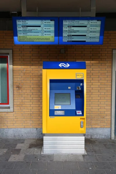 Eindhoven Paesi Bassi Novembre 2016 Biglietteria Automatica Presso Stazione Ferroviaria — Foto Stock