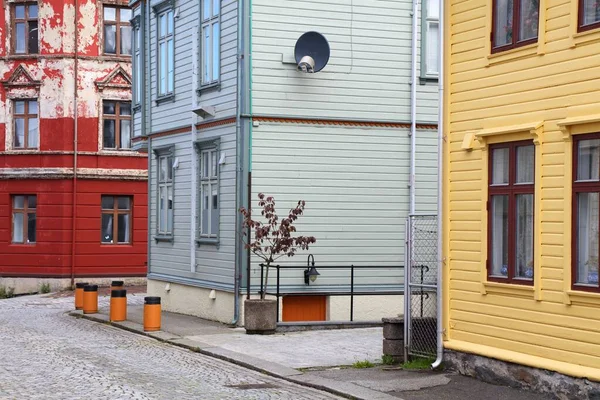 Hugesund Πόλη Στη Νορβηγία Πολύχρωμα Ξύλινα Σπίτια Στην Παλιά Πόλη — Φωτογραφία Αρχείου