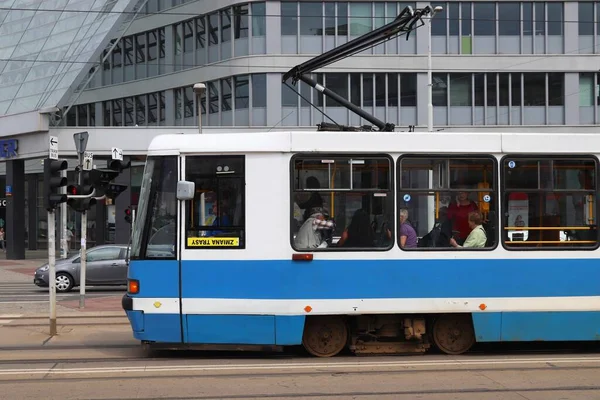 Wroclaw Polska Maj 2018 Ludzie Jeżdżą Tramwajem Elektrycznym Miejskiego Transportu — Zdjęcie stockowe