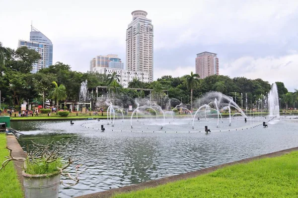 Manila Filippine Novembre 2017 Gente Visita Fontane Del Rizal Park — Foto Stock