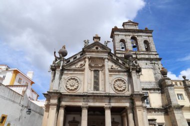Portekiz 'in Evora kasabası. UNESCO Dünya Mirası Alanı. Nossa Senhora da Graca kilisesi ve manastırı. Rönesans simgesi.