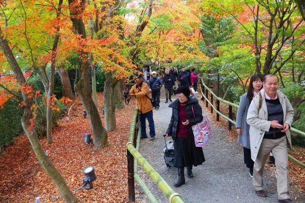 Kyoto Ιαπωνια Νοεμβριου 2016 Άνθρωποι Επισκέπτονται Τους Ιερούς Κήπους Kitano — Φωτογραφία Αρχείου