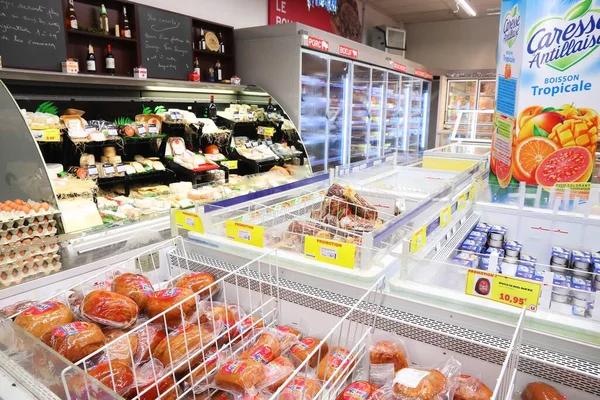 Guadeloupe França Dezembro 2019 Seção Geladeira Carne Uma Mercearia Ilha — Fotografia de Stock