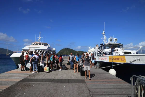 Guadeloupe Franciaország December 2019 Utasok Komppal Érkeznek Les Saintes Guadeloupe — Stock Fotó