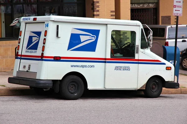 Baltimore Usa June 2013 United States Postal Service Van Baltimore — Stock Photo, Image