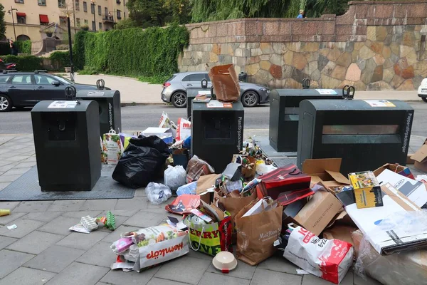 Stockholm Sweden August 2018 Overflowing Sorted Paper Waste Stockholm Sweden — Stock Photo, Image