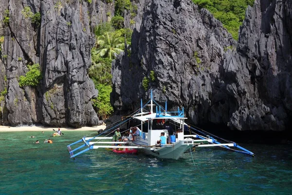 Palawan Philippines December 2017 People Enjoy Island Hopping Tour Palawan — Stock Photo, Image