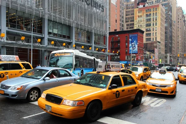 New York Usa July 2013 People Ride Yellow Cabs Midtown — Stock Photo, Image