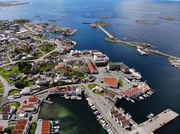 Noruega Karmoy Vista Drone Ilha Akrehamn Porto Cidade Vista Aérea — Fotografia de Stock