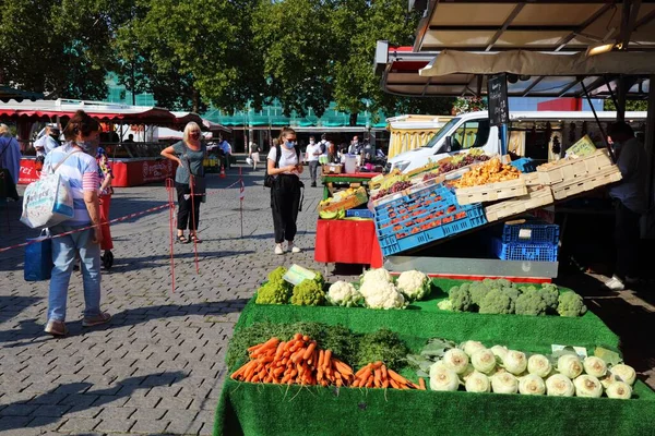 Dortmund Duitsland September 2020 Mensen Bezoeken Een Boerenmarkt Het Hansaplatz — Stockfoto