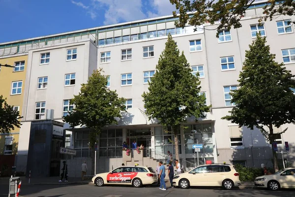 Dortmund Alemanha Setembro 2020 Táxis Estacionados Frente Johannes Hospital Dortmund — Fotografia de Stock