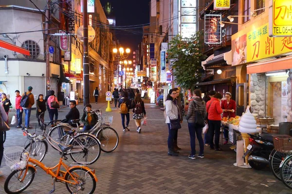 2016年11月21日 人们参观了日本大阪的Dotonbori街 多顿堡是大阪的主要娱乐区 — 图库照片