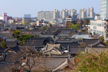 Jeonju Hanok Köyü Güney Kore 'de. Geleneksel Kore ahşap mimarisinin mahallesi..