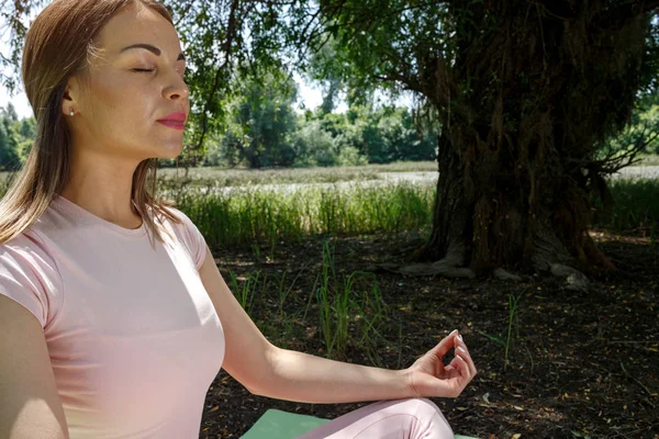 Yoga lifestyle - Control your mind with meditation