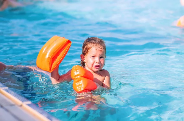 Pool Happy Little Cute Girl Having Fun Pool — Stockfoto