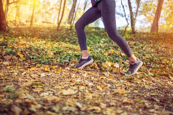 Trotar Deporte Fitness Mujer Cierre Piernas Zapatos Femeninos Chica Joven — Foto de Stock