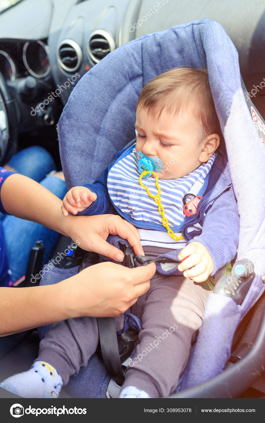 baby chair in the car