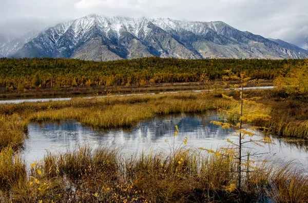 Lago Baikal Montagne Della Siberia Con Nuvole Meteo Russia — Foto Stock