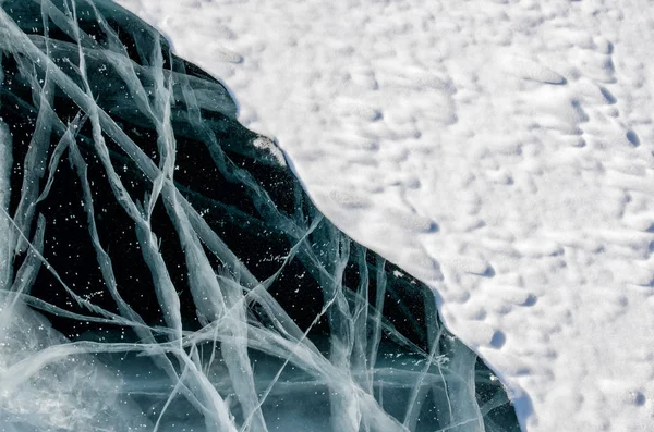 Μπλε Ραγισμένα Επιφάνεια Της Επιφάνειας Του Πάγου Στη Λίμνη Βαϊκάλη — Φωτογραφία Αρχείου