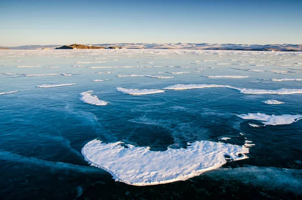Vista Belos Desenhos Gelo Fendas Bolhas Gás Profundo Superfície Lago — Fotografia de Stock