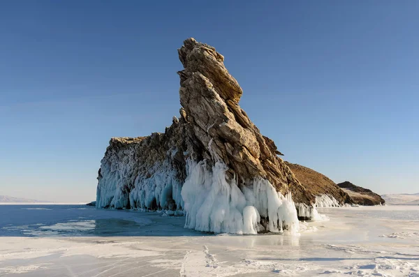 Lago Baikal Ilha Ogoy Cabo Dragão Gelo Inverno Com Rachaduras — Fotografia de Stock