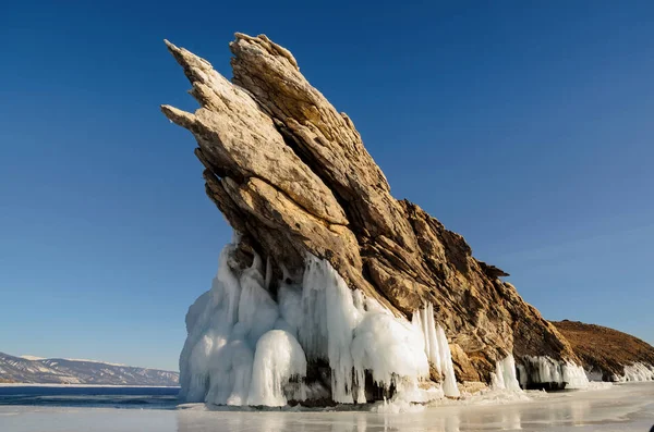 Lago Baikal Isla Ogoy Cabo Dragón Hielo Invierno Con Grietas —  Fotos de Stock
