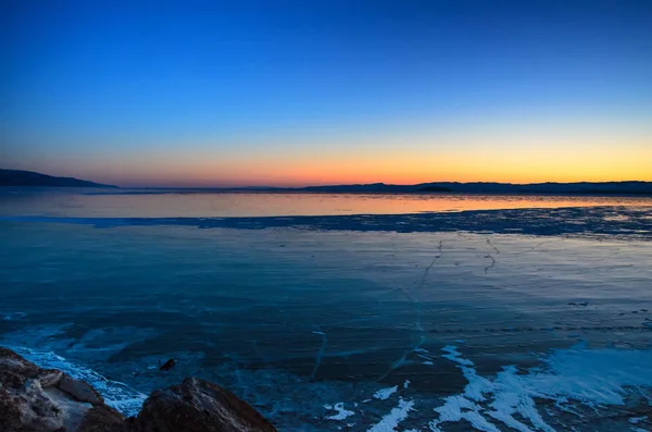 Amazimg Vista Laranja Gelo Sol Nascente Sobre Montanhas Lago Baikal — Fotografia de Stock