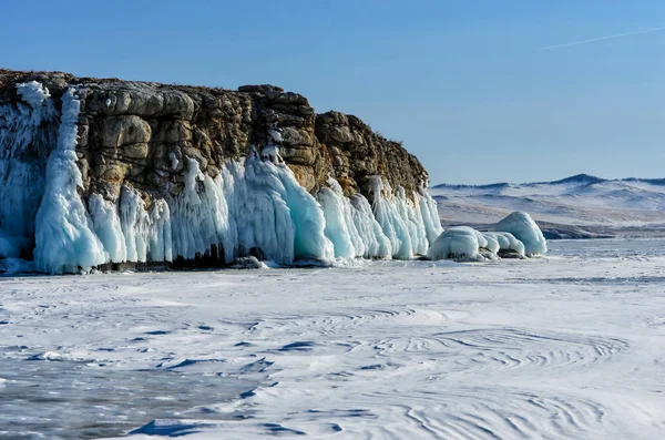Bajkalsjön Täckt Med Och Snö Stark Kyla Tjocka Klarblå Istappar — Stockfoto