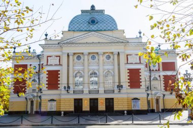 Irkutsk, Rusya - 6 Ekim 2012: Okhlopkov Dram Tiyatrosu Irkutsk, Rusya. Irkutsk Akademisi Dram Tiyatrosu