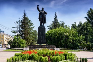 Rusya, Irkutsk-6 Temmuz 2019: Monument V.ı. Lenin. Karl Marx ve Lenin kesişiminde kuruldu