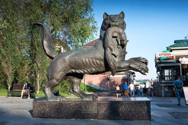 Irkutsk, russland - 7. Juli 2019: babr skulptur sibirischer tiger symbol der stadt irkutsk — Stockfoto