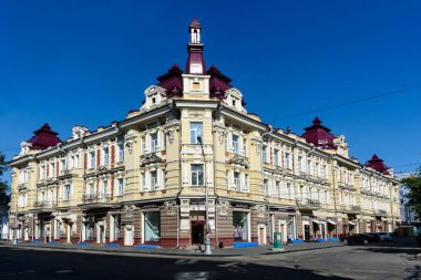 Rusya, Irkutsk - 6 Temmuz 2019: Bir demiryolu mühendisi Nikitin'in kârlı evi, Grand Hotel'den önceki eski bina