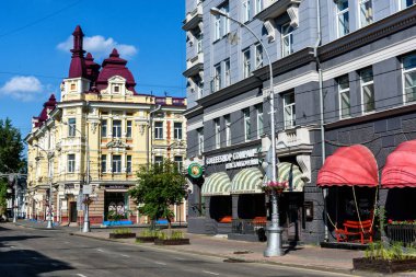 Rusya, Irkutsk - 6 Temmuz 2019: Bir demiryolu mühendisi Nikitin'in kârlı evi, Grand Hotel'den önceki eski bina