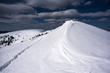 Hamar Daban bölgesinde dağların güzel görünümü. Panorama