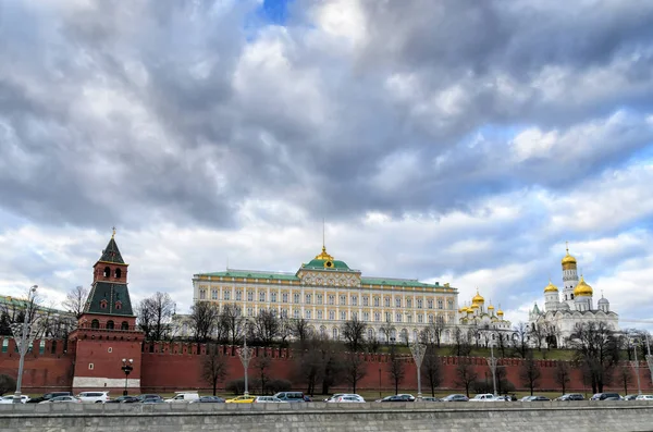 러시아 모스크바 - 2014 년 3 월 1 일: 대크렘린 궁 과 이 반 대종의 모습. 모스크바. — 스톡 사진