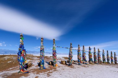 Olkhon adasındaki kutsal buryat yeri, Baykal Gölü, Rusya