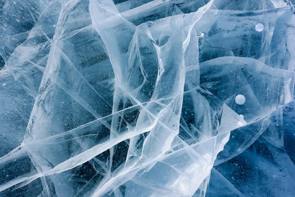 Belo gelo do Lago Baikal com rachaduras abstratas — Fotografia de Stock