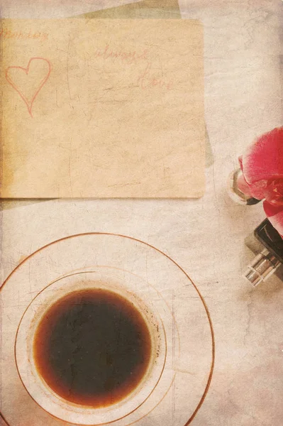 芸術の背景。日記と香水でコーヒーを一杯。ライフスタイル — ストック写真